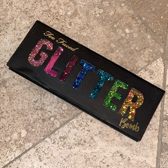 Too Faced GLITTER Bomb Palette. 8 different shades plus 2 base colors. Fun! - Picture 1 of 7